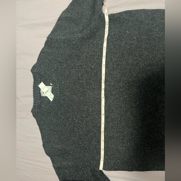 100% Wool Crewneck Sweater - Picture 7 of 9